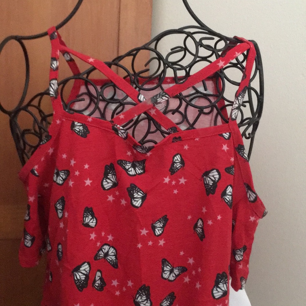 Cold Shoulder - Picture 2 of 6